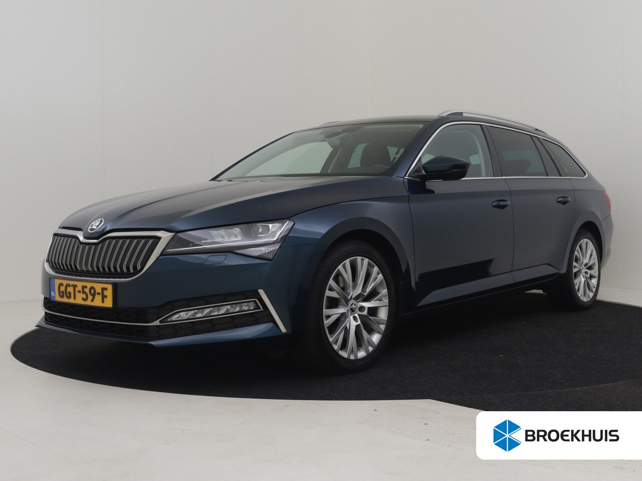 Skoda Superb Combi - 1.4 TSI iv Business edition 218pk | Trekhaak | Lederen bekleding |  Adaptief cruise contro - AutoWereld.nl