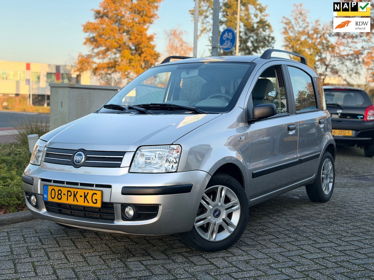 Fiat Panda - 1.2 Emotion INVALIDE automaat 1e eigenaar !! - AutoWereld.nl