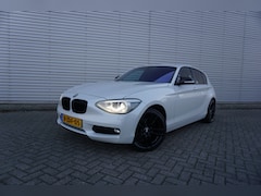 BMW 1-serie - 116i Executive Climate / Navi / Cruise / Parkeersens. / Elektr. ramen / Lm velgen / NAP