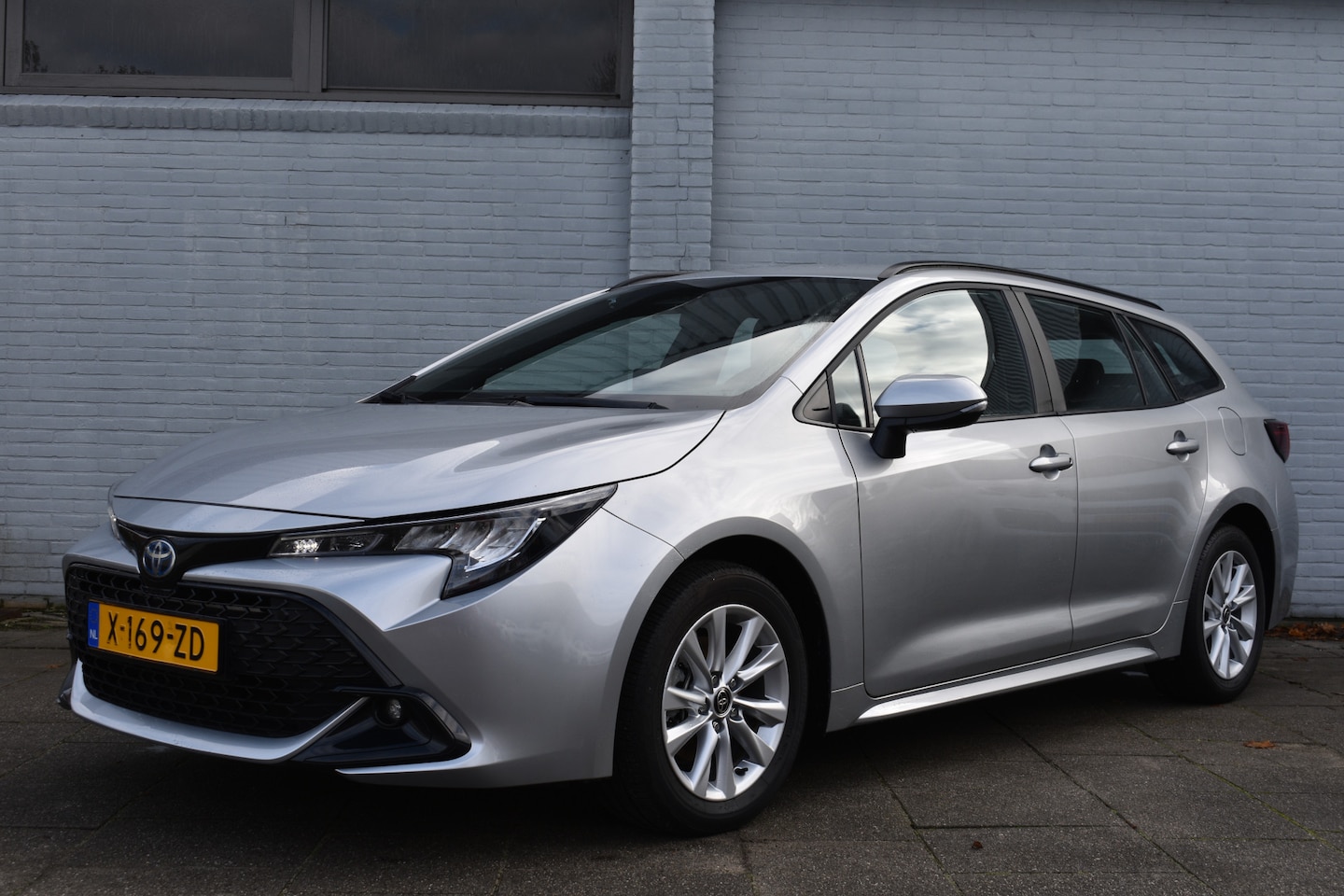 Toyota Corolla Touring Sports - Hybrid 140 Active 140pk | Automatische airco | Adaptive Cruise Control | Apple Carplay/And - AutoWereld.nl