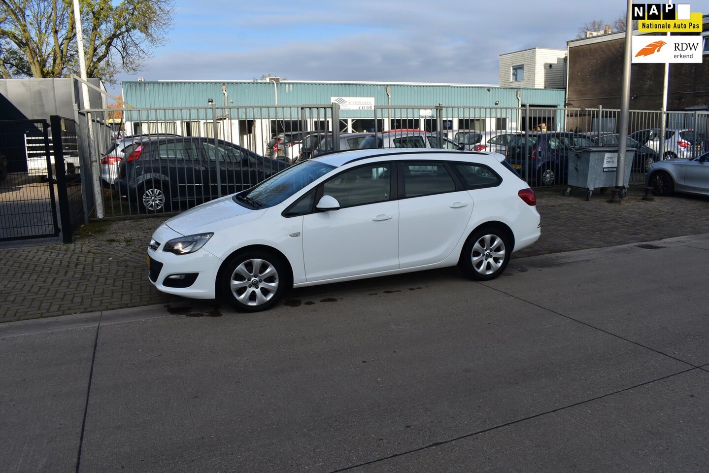 Opel Astra Sports Tourer - 1.7 CDTi Business + - AutoWereld.nl