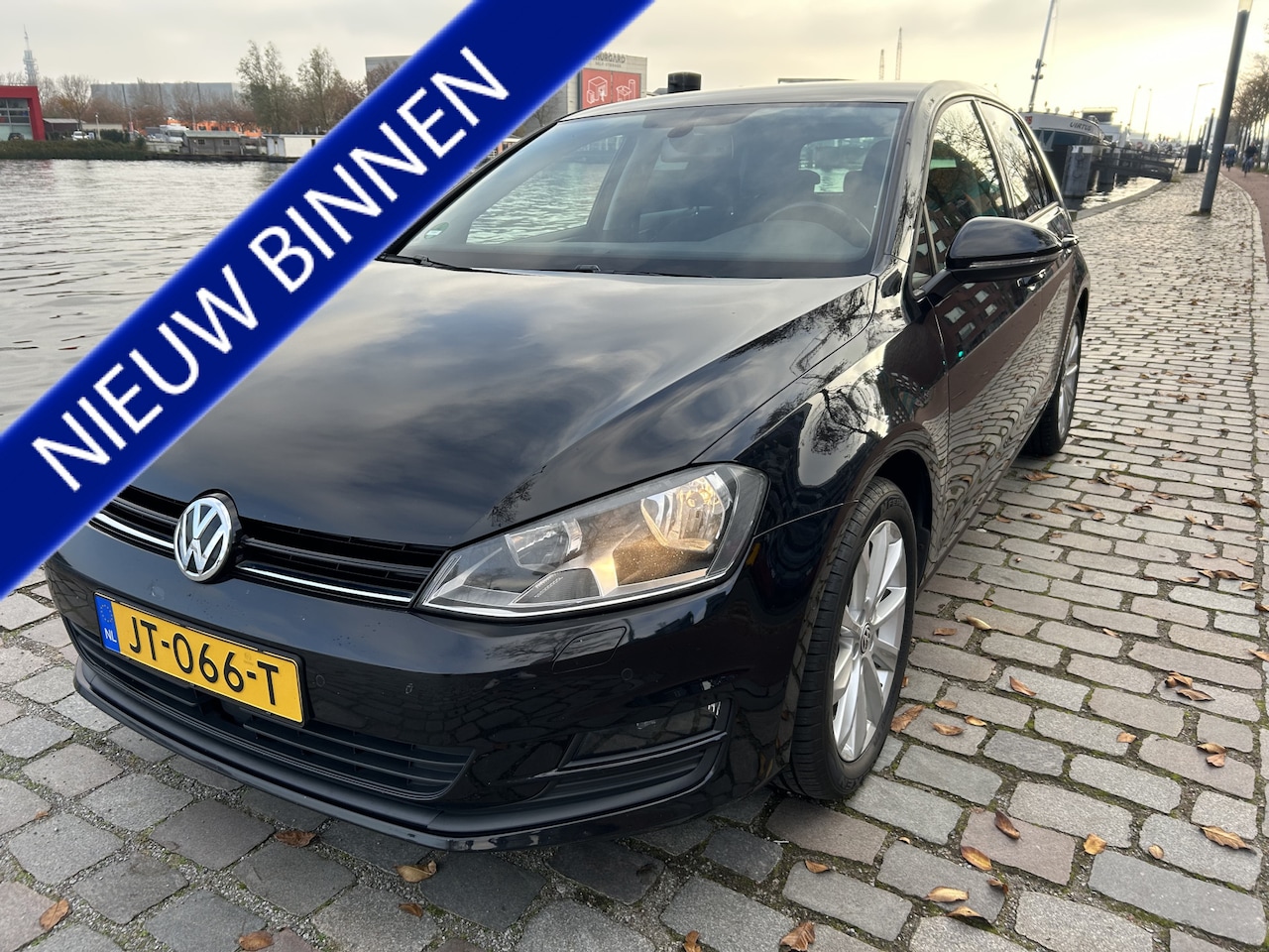 Volkswagen Golf - 1.6 TDI Highline automaat navi airco/ecc - AutoWereld.nl
