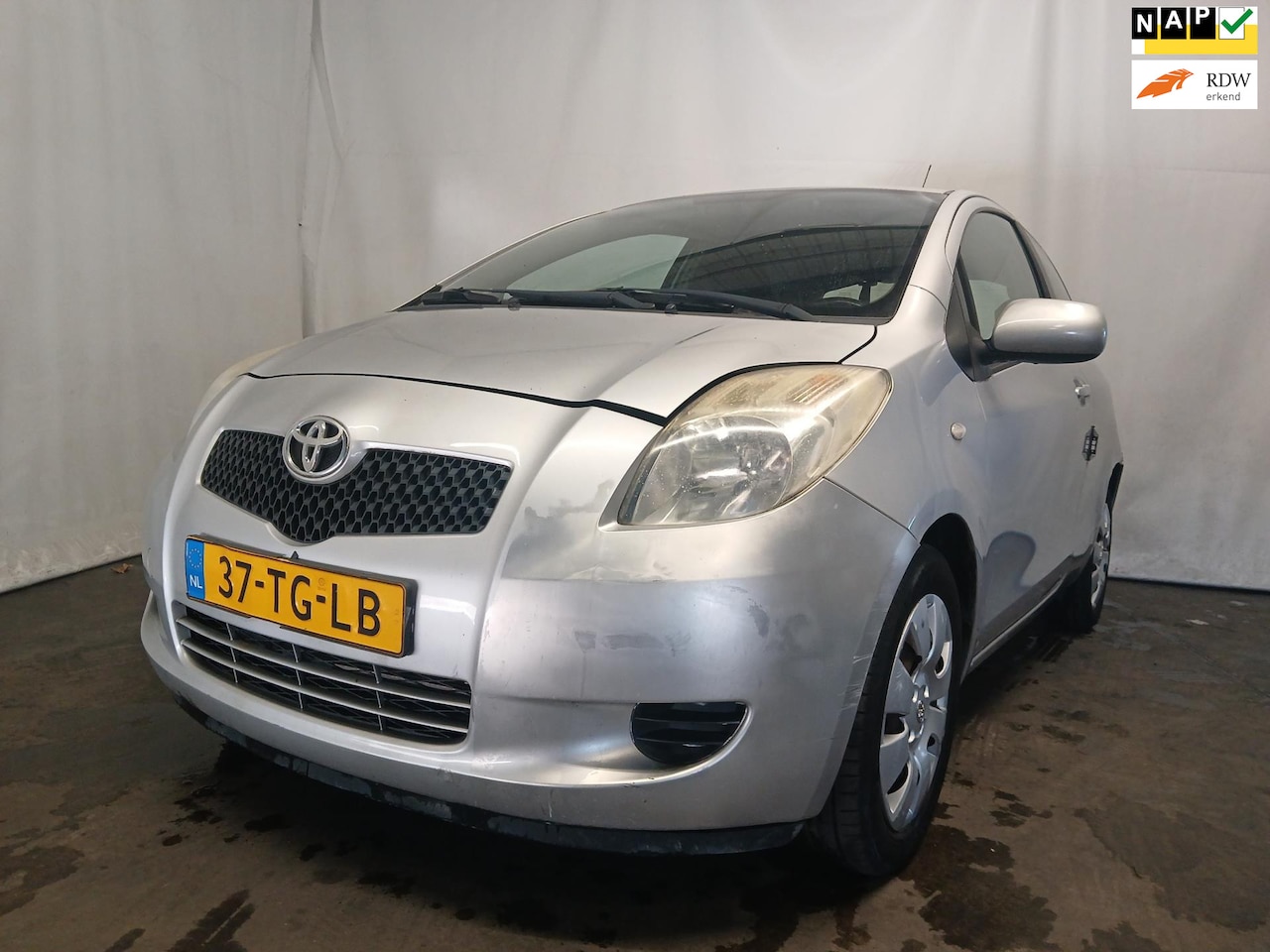 Toyota Yaris - 1.3 VVTi Sol 1.3 VVTi Sol - Schade - AutoWereld.nl