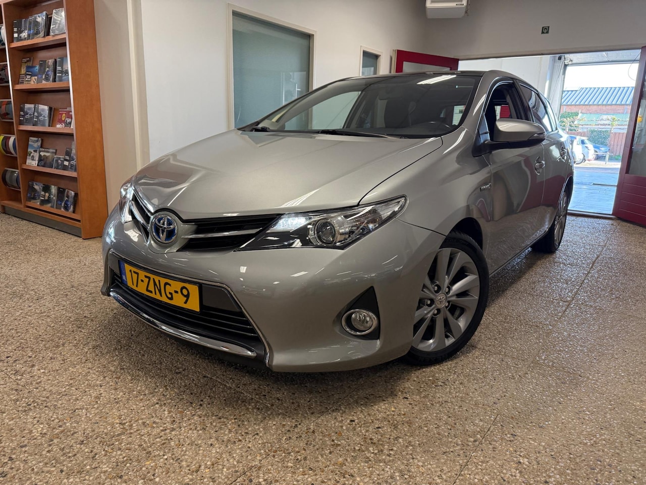 Toyota Auris - 1.8 Hybrid Automaat | Panoramadak - AutoWereld.nl