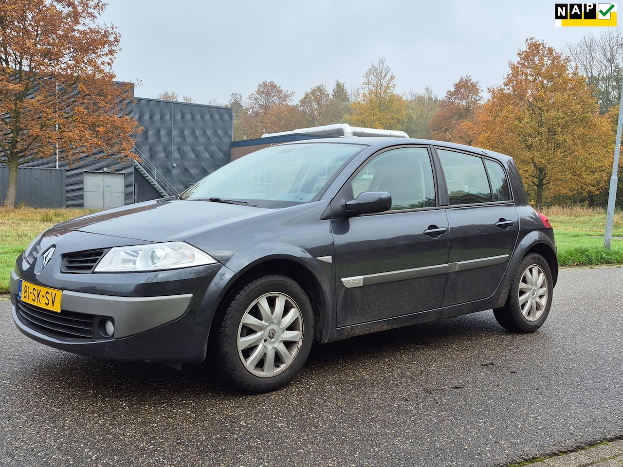 Renault Mégane - 1.6-16V Dynamique Comfort 1.6-16V Dynamique Comfort - AutoWereld.nl