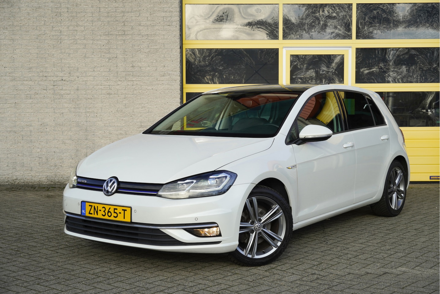 Volkswagen Golf - 1.5 TSI 5drs Highline BJ2019 Lmv 17" | Led V+A | Pdc | Navi | Dynamische knipperlichten | - AutoWereld.nl