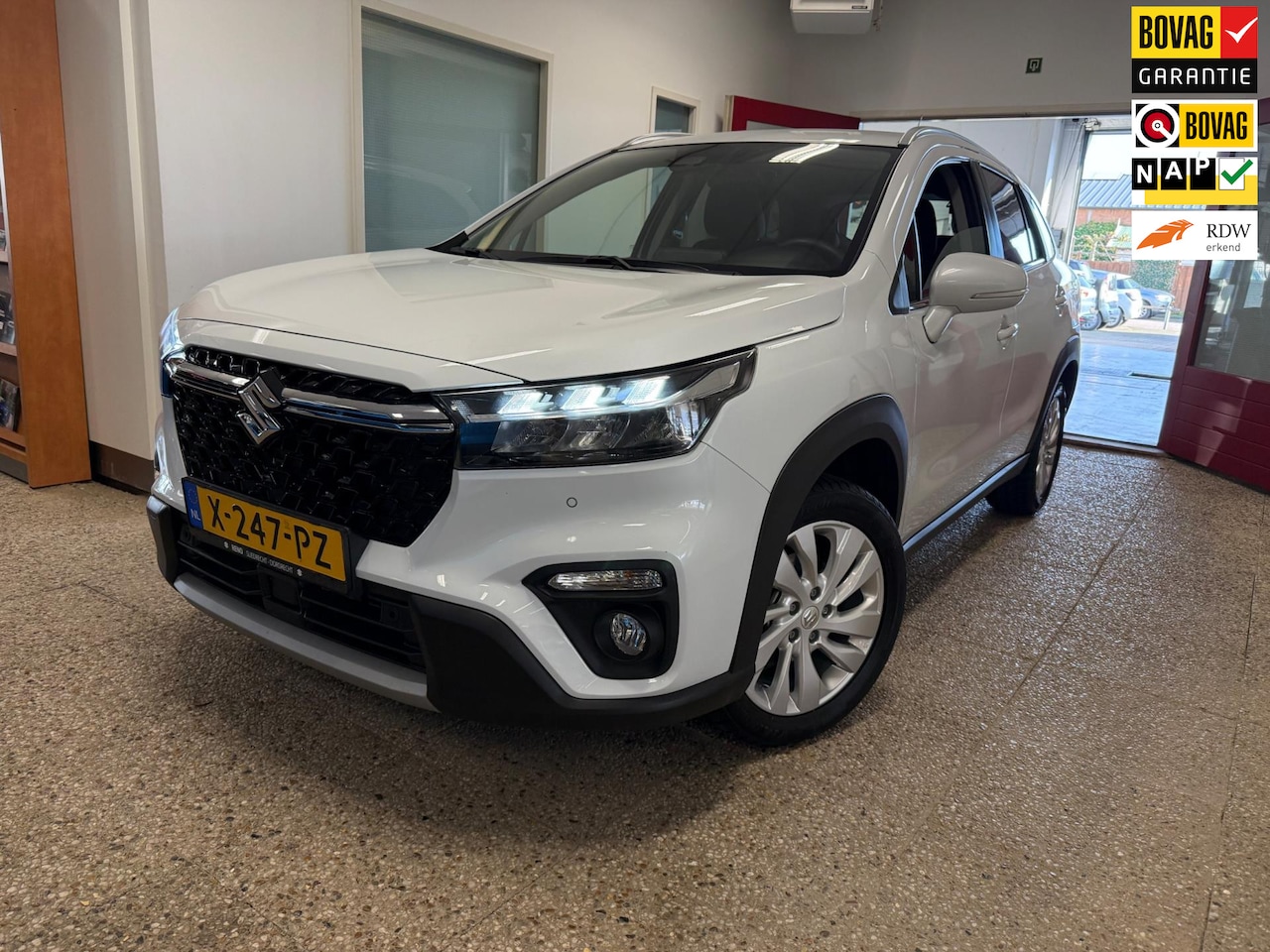 Suzuki S-Cross - 1.4 Boosterjet Select Smart Hybrid | Carplay | All Season - AutoWereld.nl