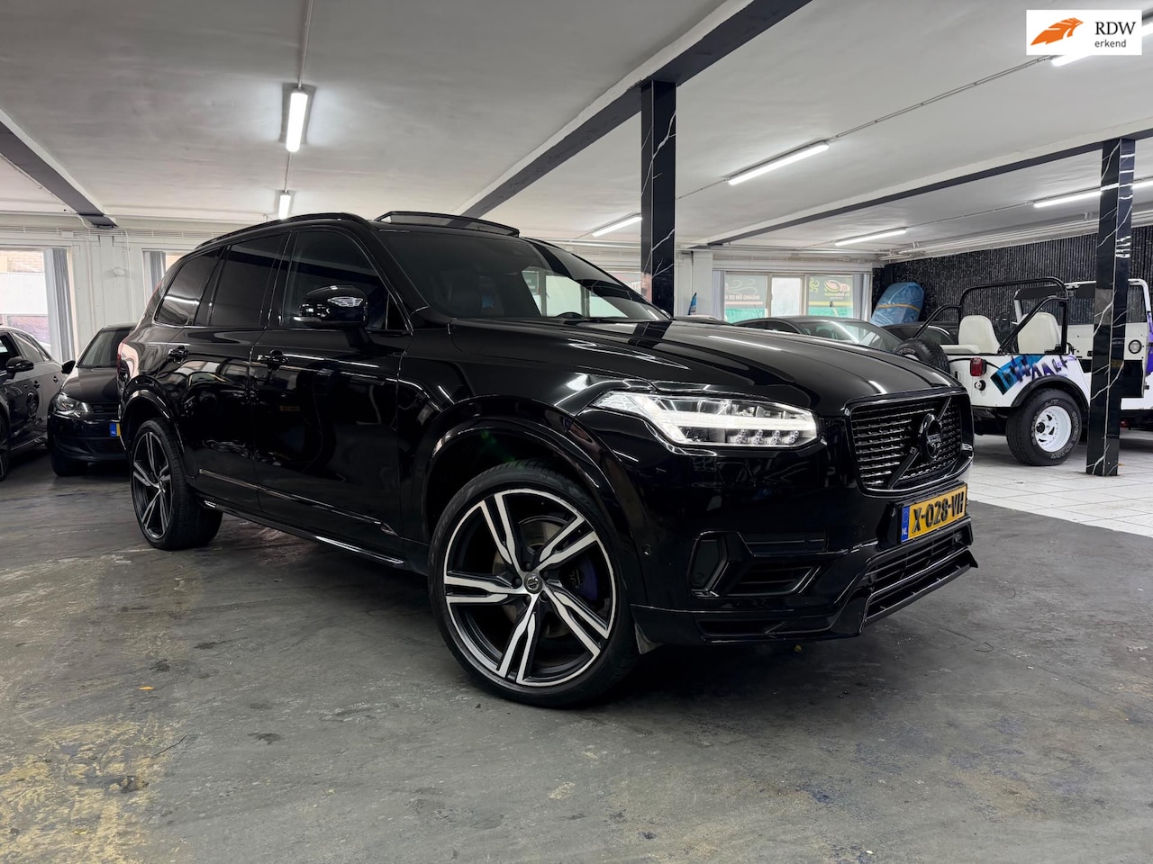 Volvo XC90 - 2.0 T8 Twin Engine AWD Inscription luchtvering/pano - AutoWereld.nl