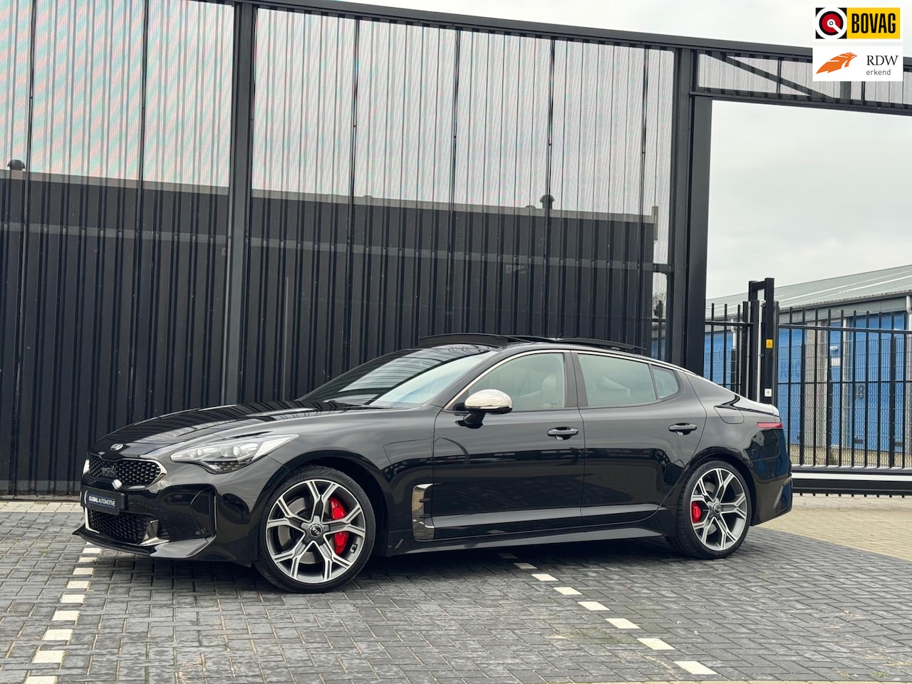 Kia Stinger - 3.3 V6 T-GDI AWD GT - SCHUIFDAK - NL AUTO - STOELVENTILATIE - ALCANTARA DAKHEMEL - AutoWereld.nl