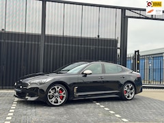 Kia Stinger - 3.3 V6 T-GDI AWD GT - SCHUIFDAK - NL AUTO - STOELVENTILATIE - ALCANTARA DAKHEMEL