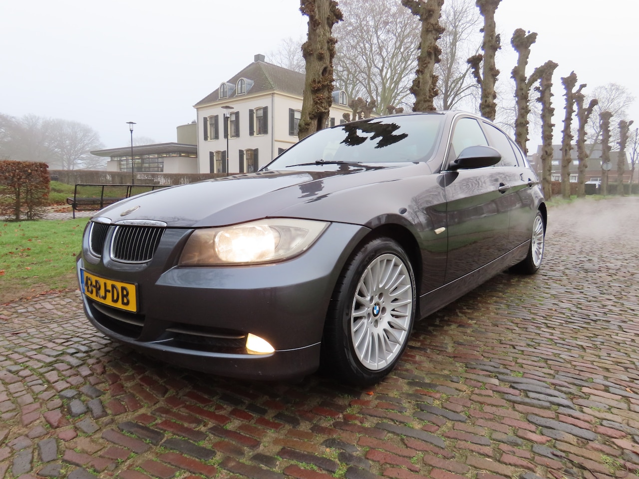 BMW 3-serie - 325i Dynamic Executive 218 PK!! Automaat Ecc Cruisecontrol Leer Sport Interieur Navigatie - AutoWereld.nl