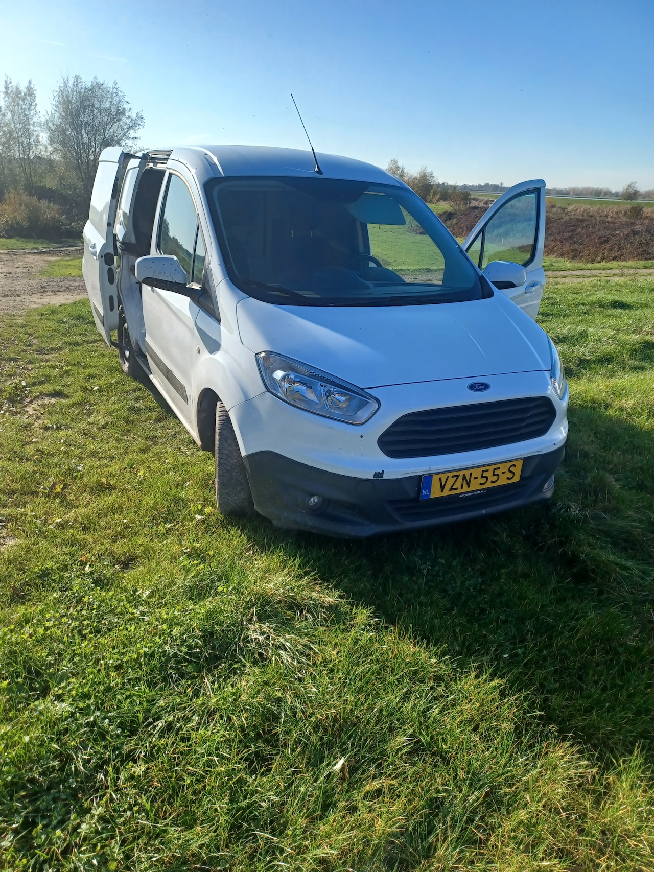 Ford Transit Courier - 1.5 TDCI Trend - AutoWereld.nl