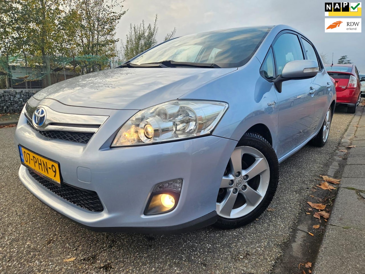 Toyota Auris - 1.8 Full Hybrid Aspiration GARANTIE Leer Bekleding - AutoWereld.nl
