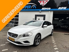 Volvo V60 - 1.6 T3 R-Design /Nieuwe apk bij aflevering/Lm velgen all season banden/trekhaak