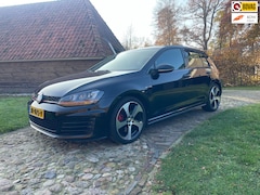 Volkswagen Golf - 2.0 GTI-PANO-LEER-CAMERA-18"-Fender sound