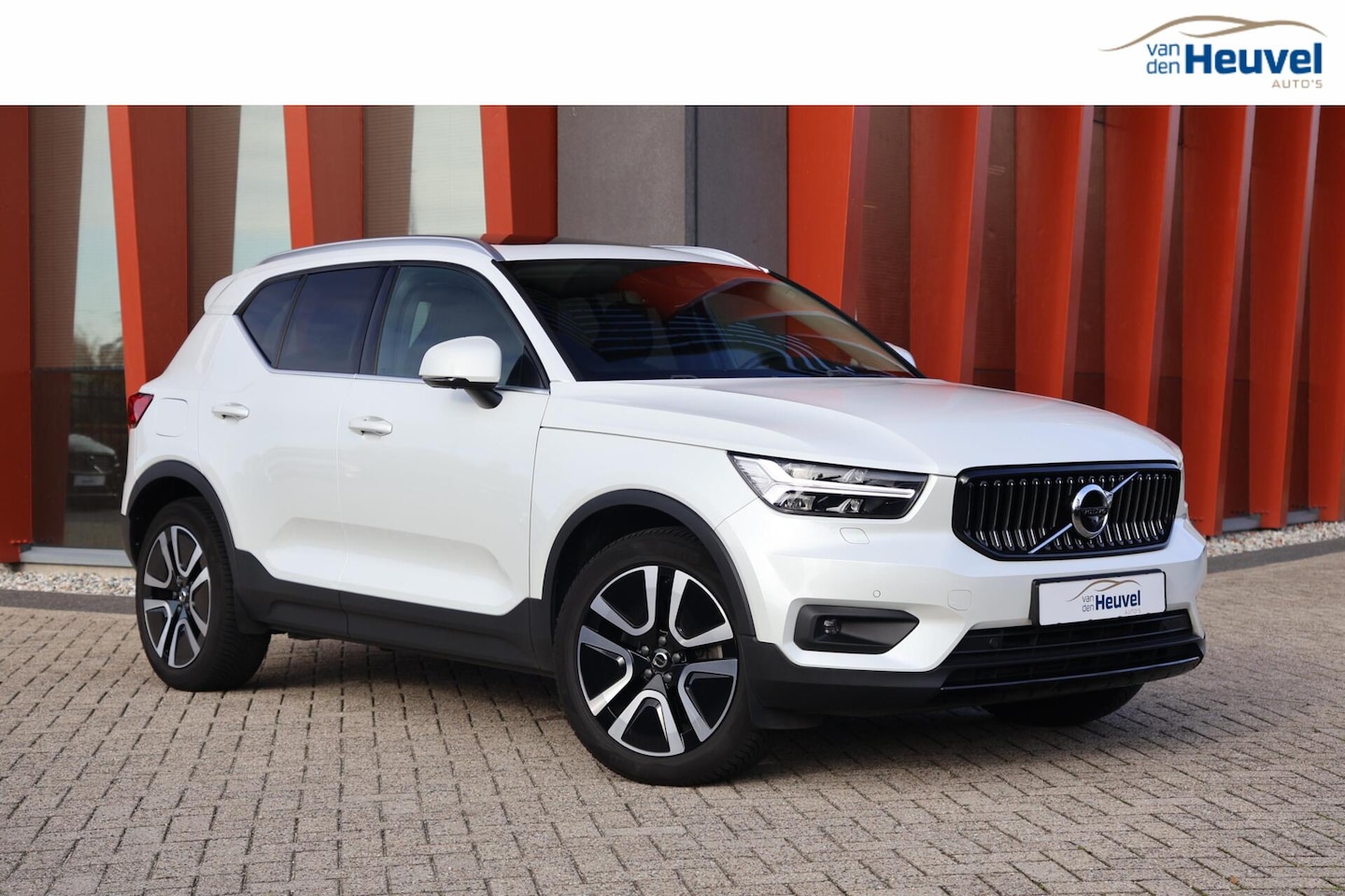Volvo XC40 - T5 Recharge Inscription | Stoelverwarming | BLIS | Pilot Assist | Trekhaak | 360° Camera | - AutoWereld.nl