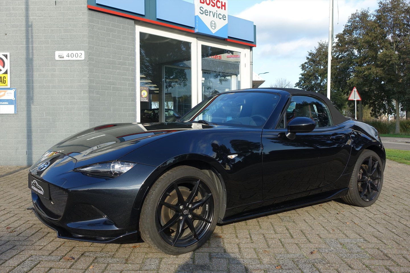 Mazda MX-5 - 2.0 Skyactiv-G 184pk i-ELOOP TS+ | ESPARCO VELGEN | RECARO STOELEN ORIGINEEL | NAVI | LED - AutoWereld.nl