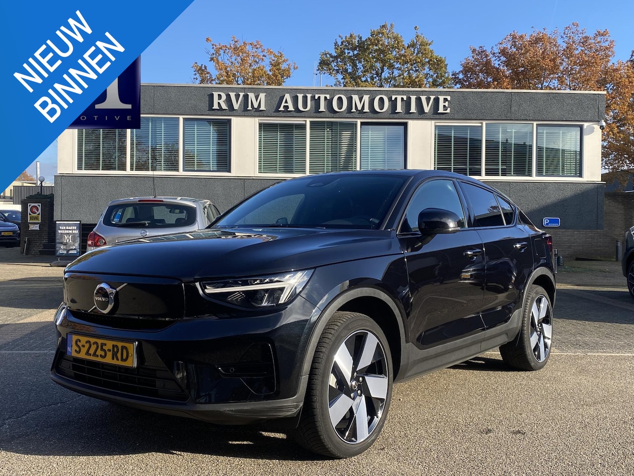 Volvo C40 - Recharge Plus 69 kWh STOEL/ STUURVERW. | PANO| WARMTEPOMP| ELEK. TREKHAAK| ELEK. ACHTERKLE - AutoWereld.nl