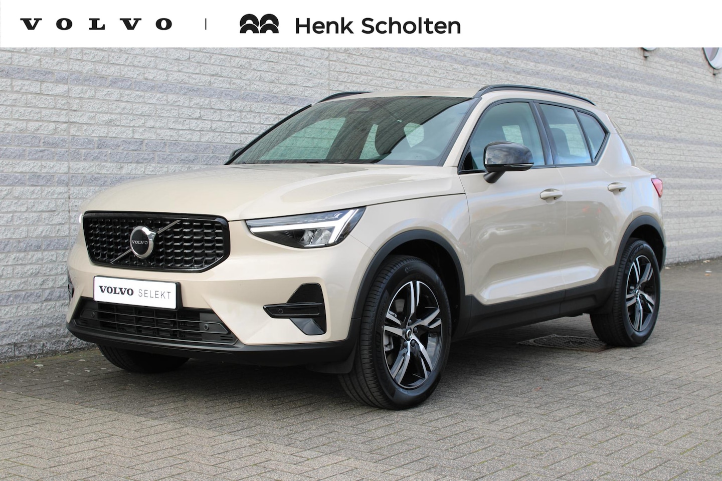 Volvo XC40 - 2.0 B4 Plus Dark | Voorstoelen elektrisch verstelbaar | Bestuurdersstoel met geheugenstand - AutoWereld.nl