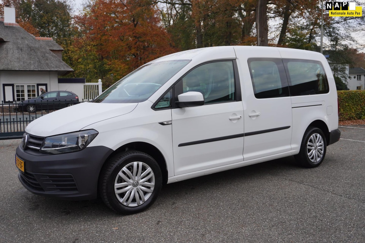 Volkswagen Caddy Maxi - 2.0 TDI Trendline 5p Rolstoelauto Invalide - AutoWereld.nl