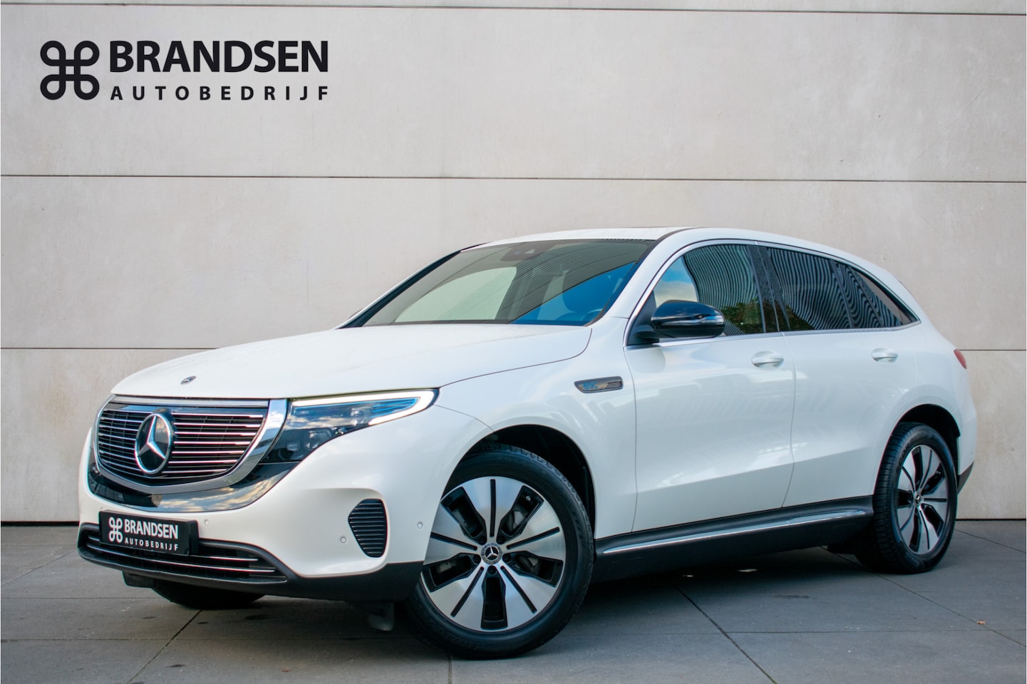 Mercedes-Benz EQC - 400 4MATIC Business Solution 80 kWh -ACC-Pano-Sport Stoelen-Schuifdak- - AutoWereld.nl