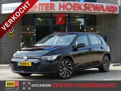 Volkswagen Golf - 1.0 TSI 110pk Life Sport | Navigatie + Carplay | 17"inch Ventura | Camera |