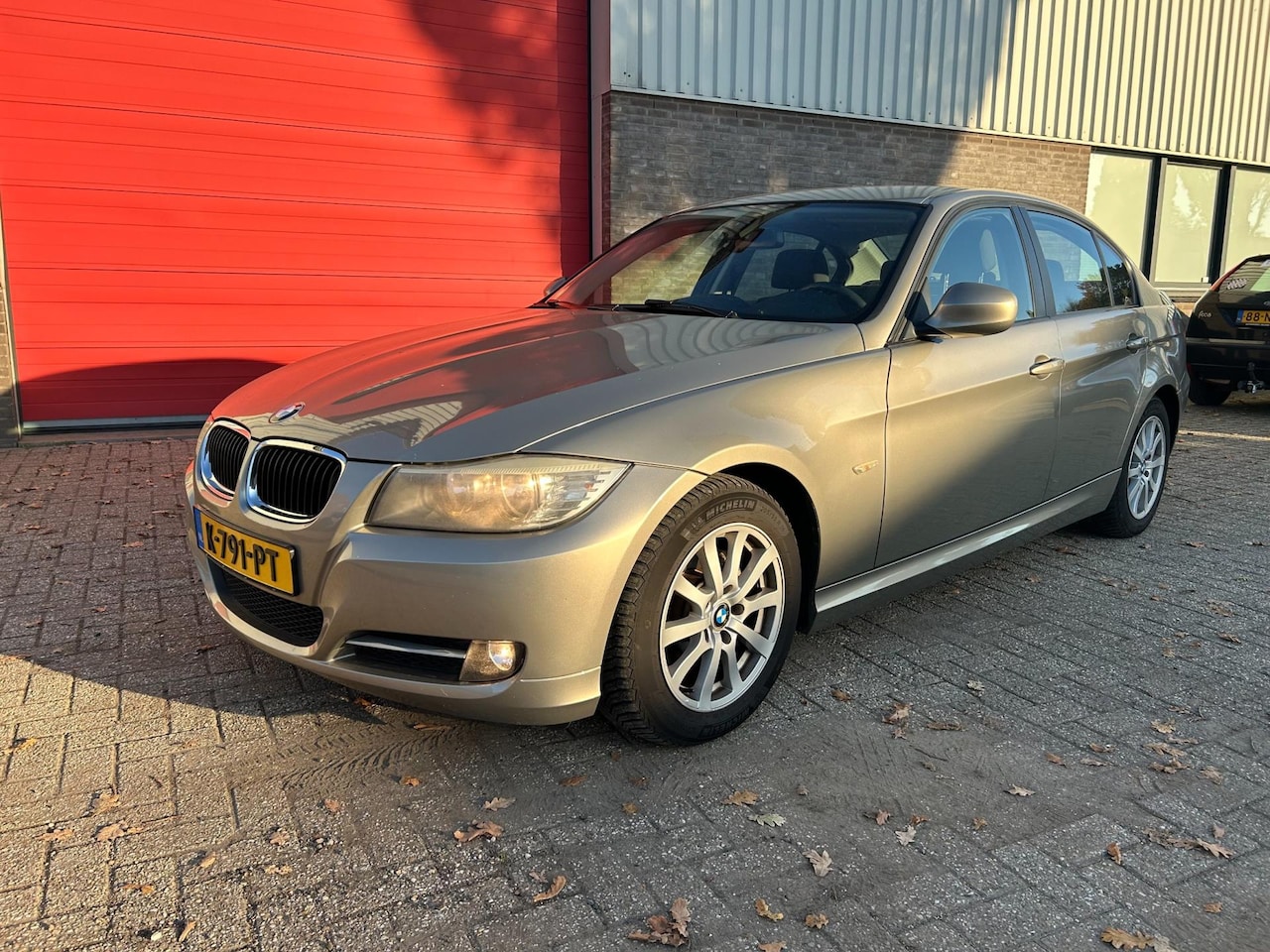 BMW 3-serie - 318i Luxury Line Stoelverwarming - AutoWereld.nl