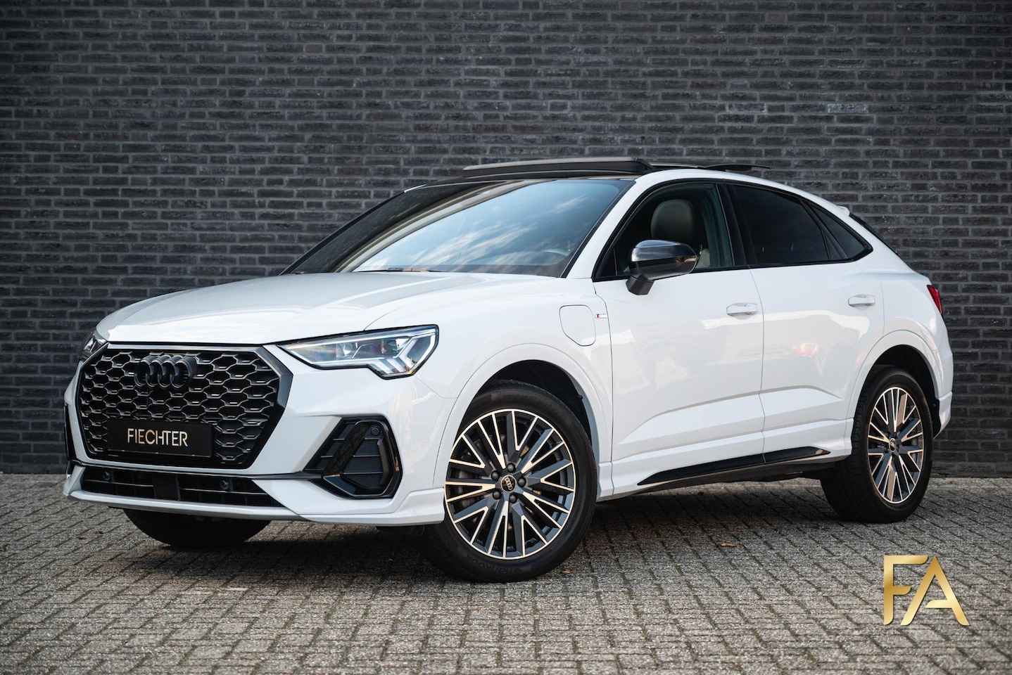 Audi Q3 Sportback - 45 TFSI e S tronic S line - AutoWereld.nl