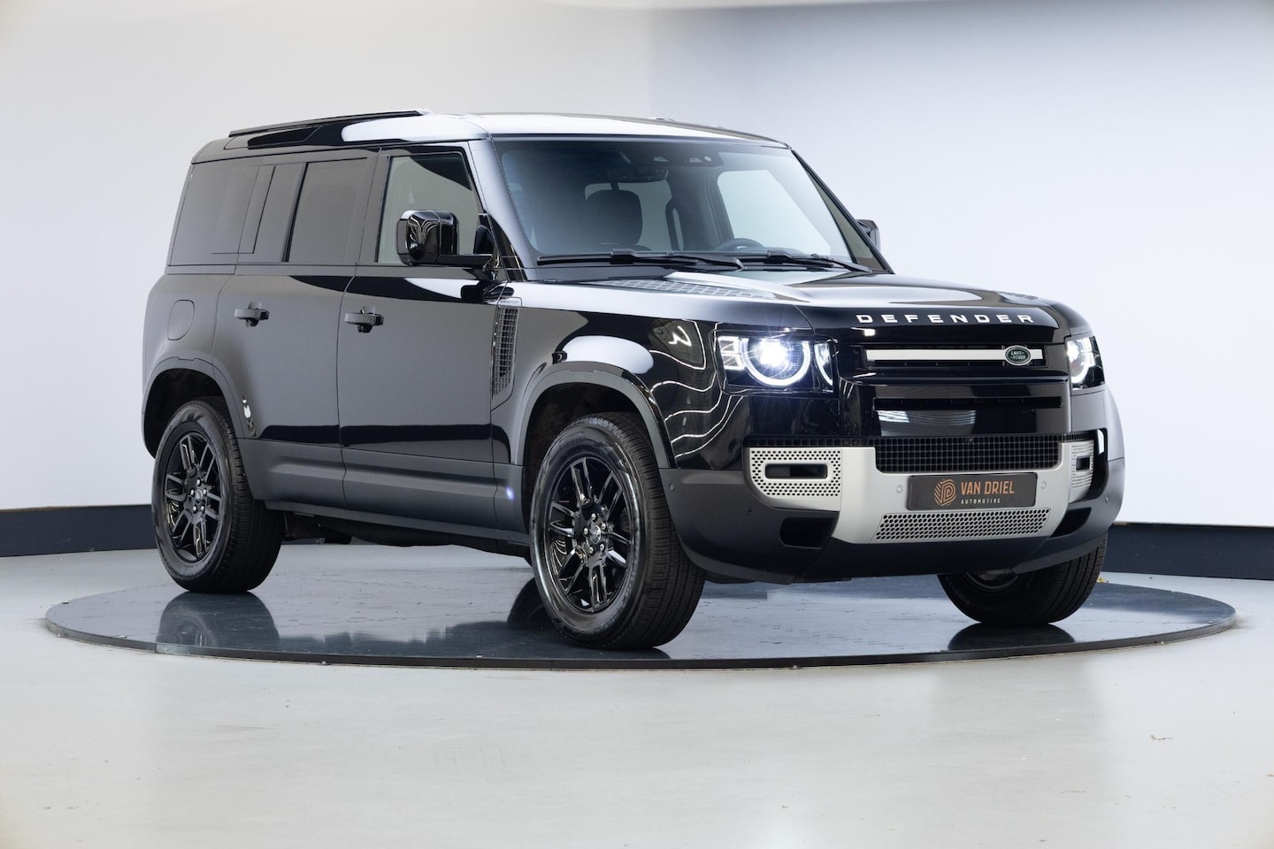 Land Rover Defender 110 - 2.0 P300e 110 S 2.0 P300e 110 S - AutoWereld.nl