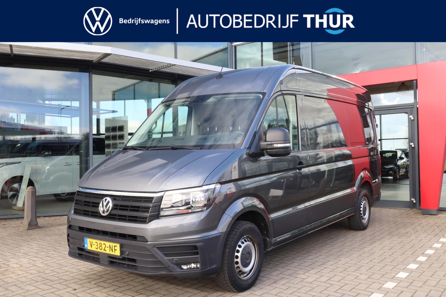 Volkswagen Crafter - 30 2.0 TDI L3H3 Highline 103KW/140PK DSG, NL auto 1e eigenaar door ons geleverd en onderho - AutoWereld.nl