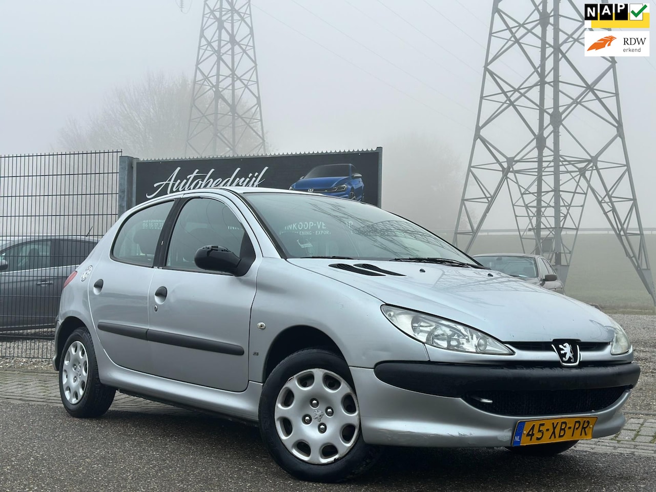 Peugeot 206 - 1.4 One-line 5-DRS Elek-Pakket Inruil koopje! - AutoWereld.nl
