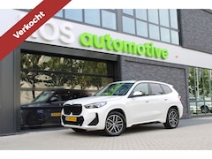 BMW X1 - sDrive18i | M-SPORT | KEYLESS | CARPLAY | CAMERA | SFEER | LED | ELEK KOFFERKLEP | 18 INCH