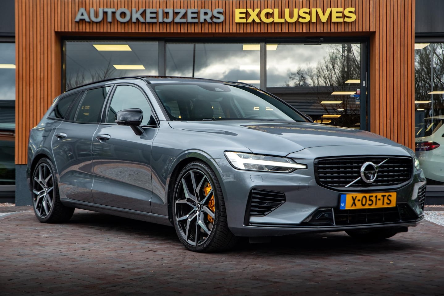 Volvo V60 - 2.0 T8 AWD Polestar Engineered Panodak HUD Adapt. cruise Stuurverw. Camera - AutoWereld.nl