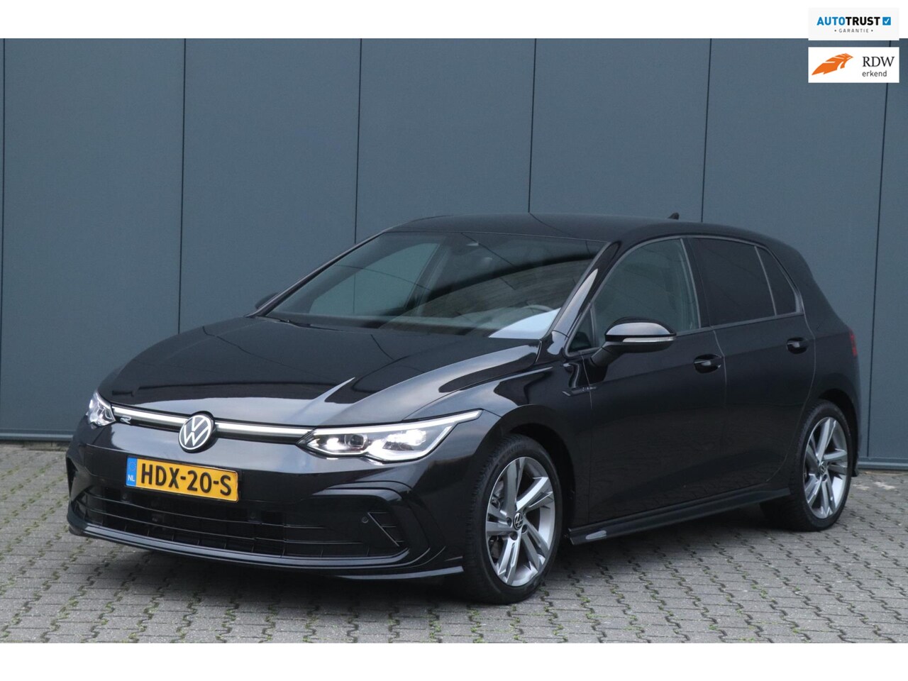 Volkswagen Golf - 1.5 eTSI R-Line | DSG | Camera | Carplay! - AutoWereld.nl