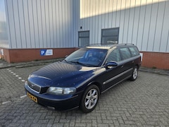 Volvo V70 - 2.4 Lees tekst