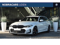 BMW 3-serie Touring - 320i High Executive M Sport Automaat / Panoramadak / Trekhaak / Sportstoelen / Comfort Acc