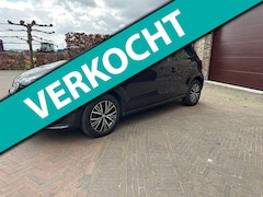 Volkswagen Polo - 1.0 AllStar 75PK Cllimate Control/AUX/Parkeersensoren/Elekt Ramen/Elekt Spiegels/15 Inch/A