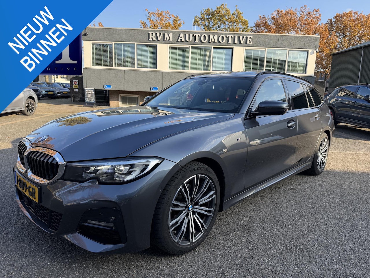 BMW 3-serie Touring - 320i M-SPORT| PANO| ADAP. CRUISE| NET GROOT ONDERHOUD GEHAD, RIJKLAAR| ELEK. ACHTERKLEP| C - AutoWereld.nl