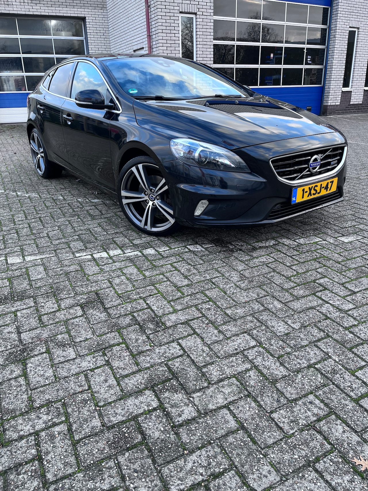 Volvo V40 - 2.0 D4 R-Design Business Full options - AutoWereld.nl
