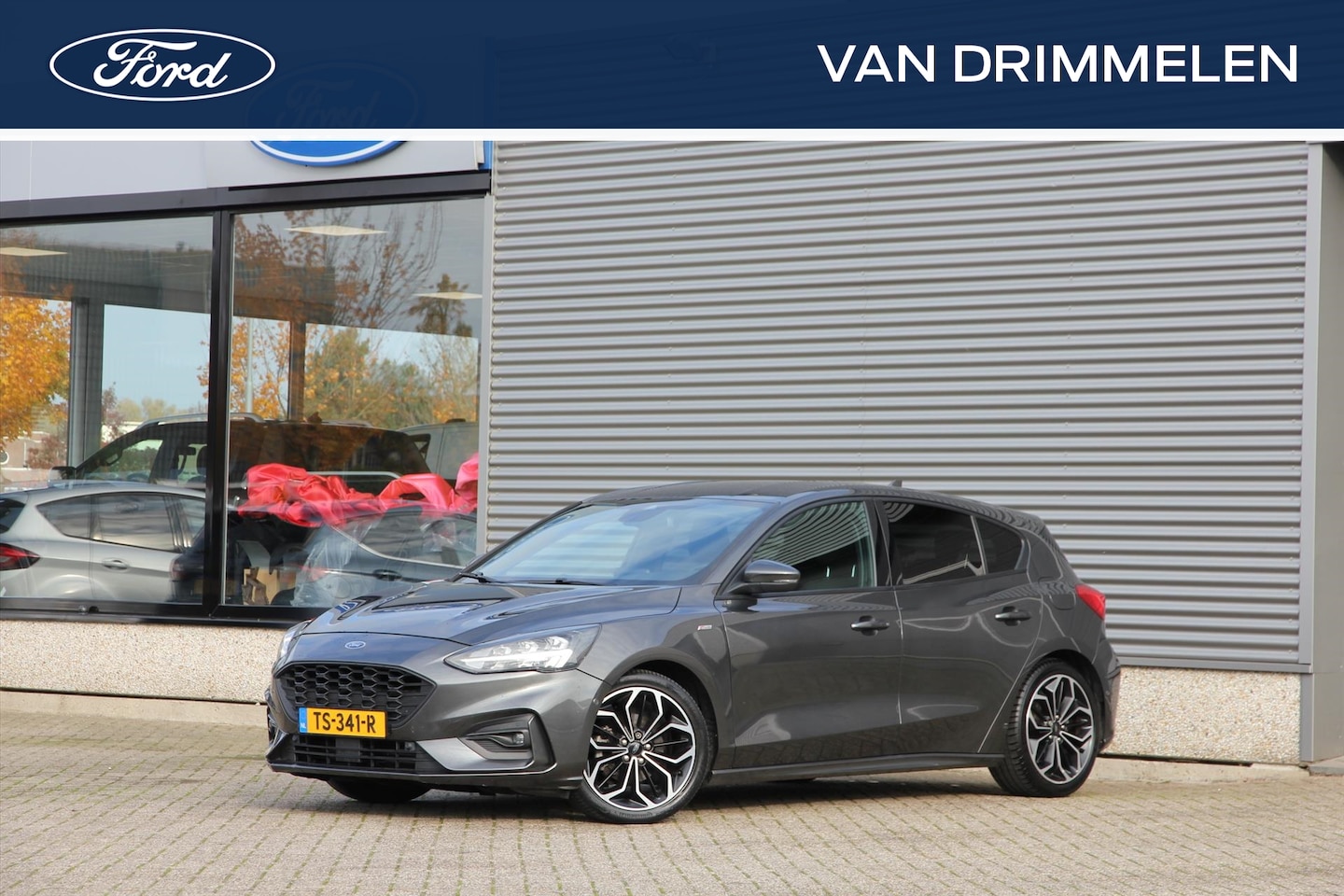Ford Focus - 125pk ST-Line 'Magnetic Grey' | LED | Adaptive Cruise | Winter Pack | Privacy Glass | 18 i - AutoWereld.nl