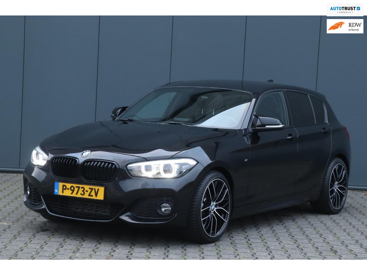 BMW 1-serie - 118i M Pakket | Automaat | Stoelverwarming | Harman/kardon - AutoWereld.nl
