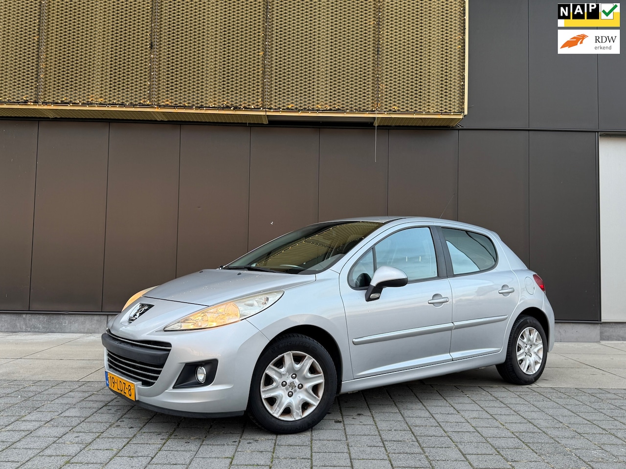 Peugeot 207 - 1.6 VTi XS Automaat | Airco | Elektr ram | Lage km - AutoWereld.nl
