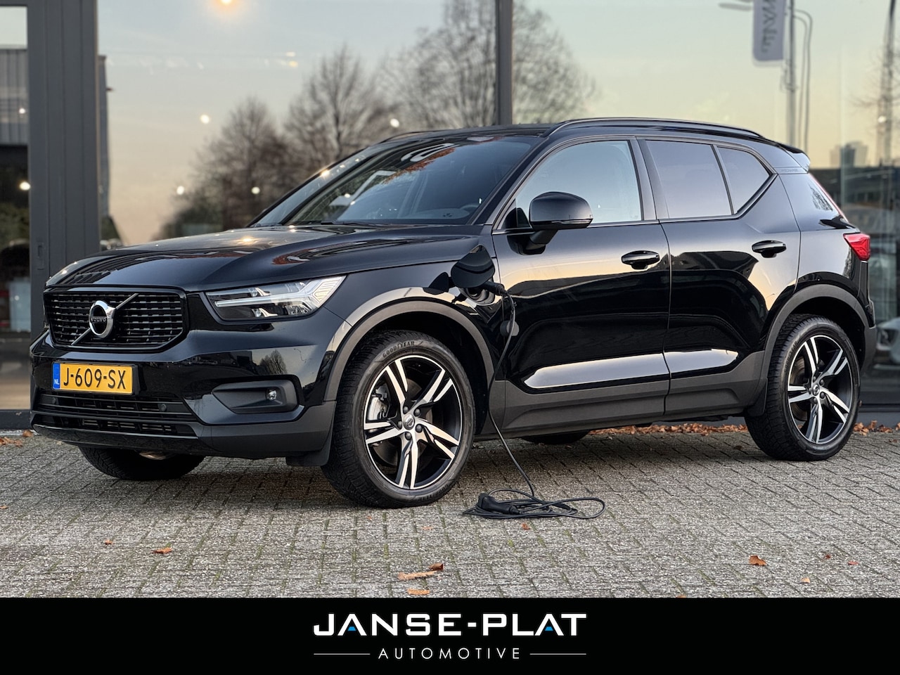 Volvo XC40 - 1.5 T5 Recharge R-Design | Pilot Ass. | Carplay | Comfortstoelen | NL-AUTO - AutoWereld.nl