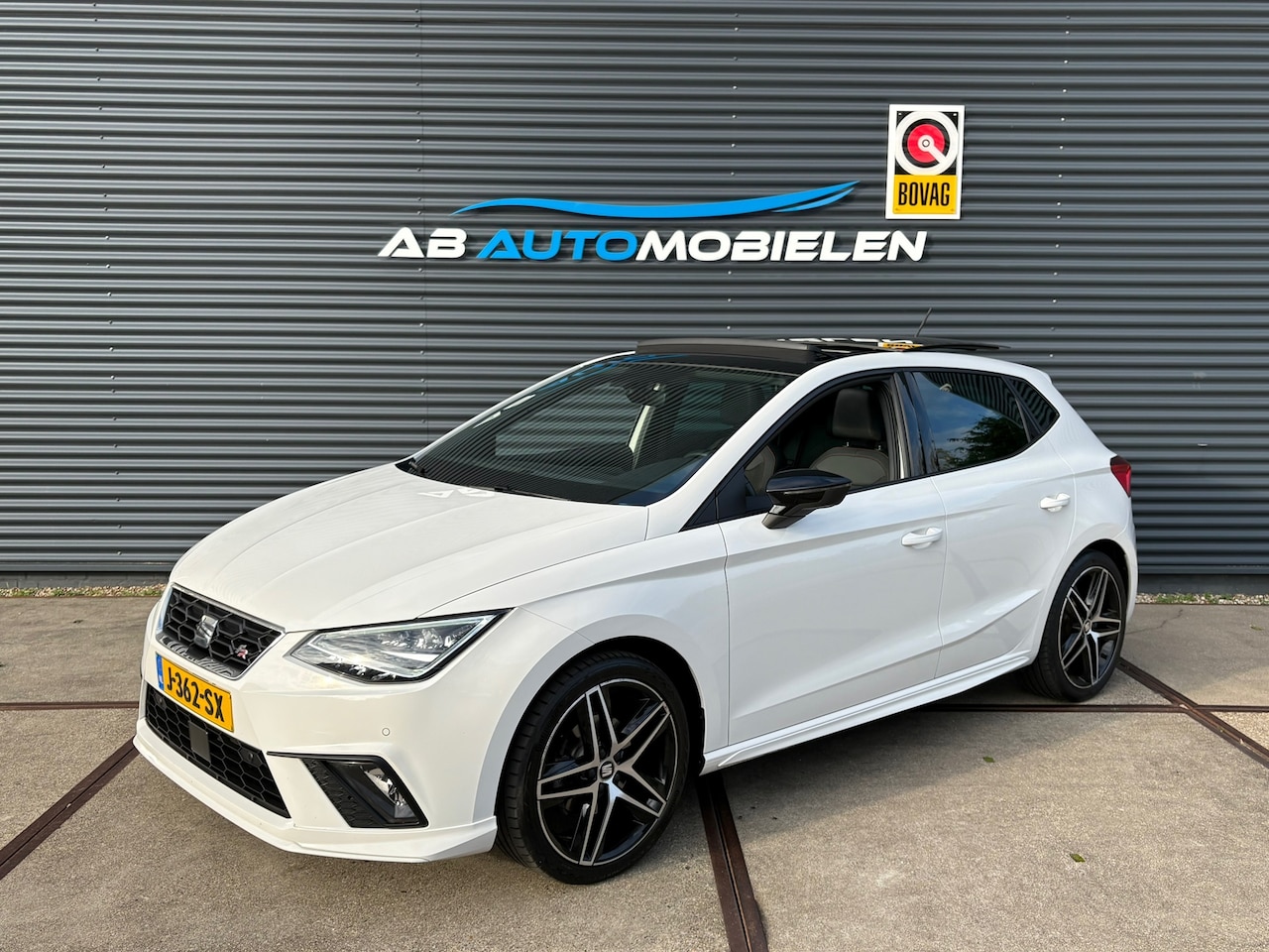 SEAT Ibiza - 1.0 TSI FR Business PANO / XENON / PDC - AutoWereld.nl