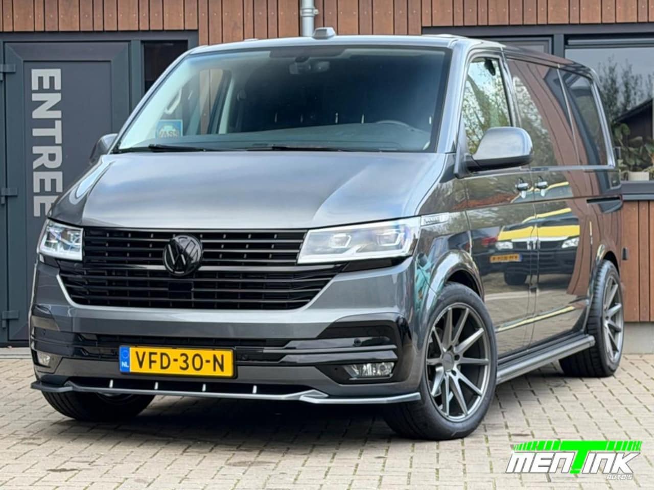 Volkswagen Transporter - 2.0 TDI DSG L1H1 BULLI Vossen dubb. schuifdeur Leder - AutoWereld.nl
