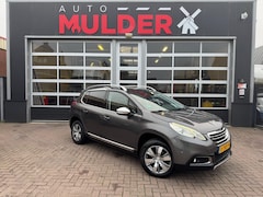 Peugeot 2008 - ALLURE 1.2 PURETECH / PDC / TREKHAAK / NAVI / CRUISECONTROL / PANODAK