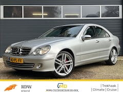 Mercedes-Benz C-klasse - 180 K. CLASSIC / Facelift / Goed onderhouden / Navi /