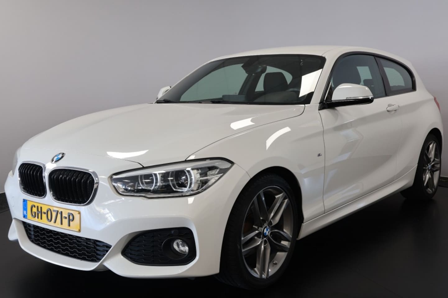 BMW 1-serie - 118I M SPORT origineel Nederlands - AutoWereld.nl