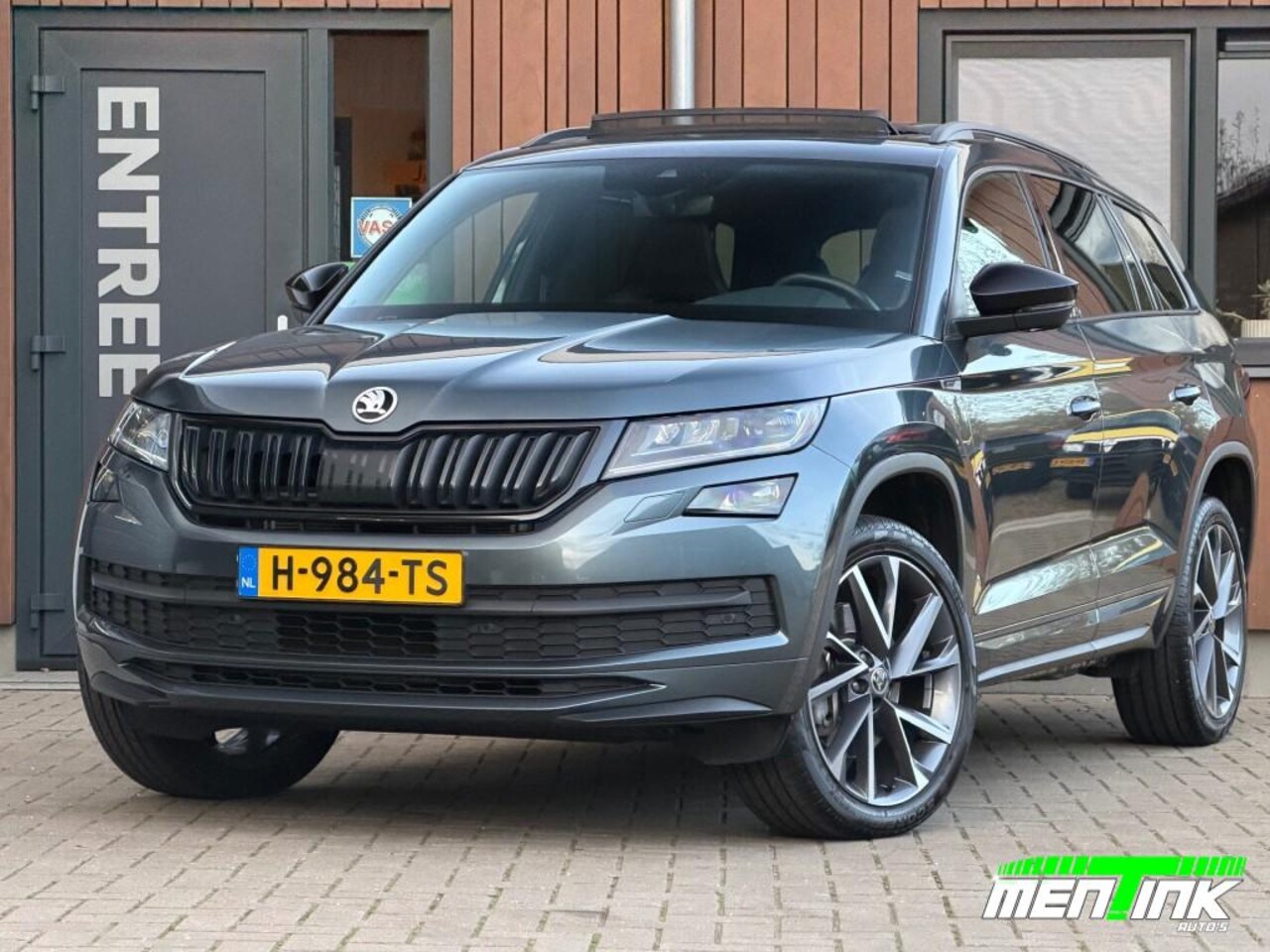 Skoda Kodiaq - 2.0 TSI 4X4 Sportline Pano Acc Stoelverw. Trekhaak N.A.P. - AutoWereld.nl