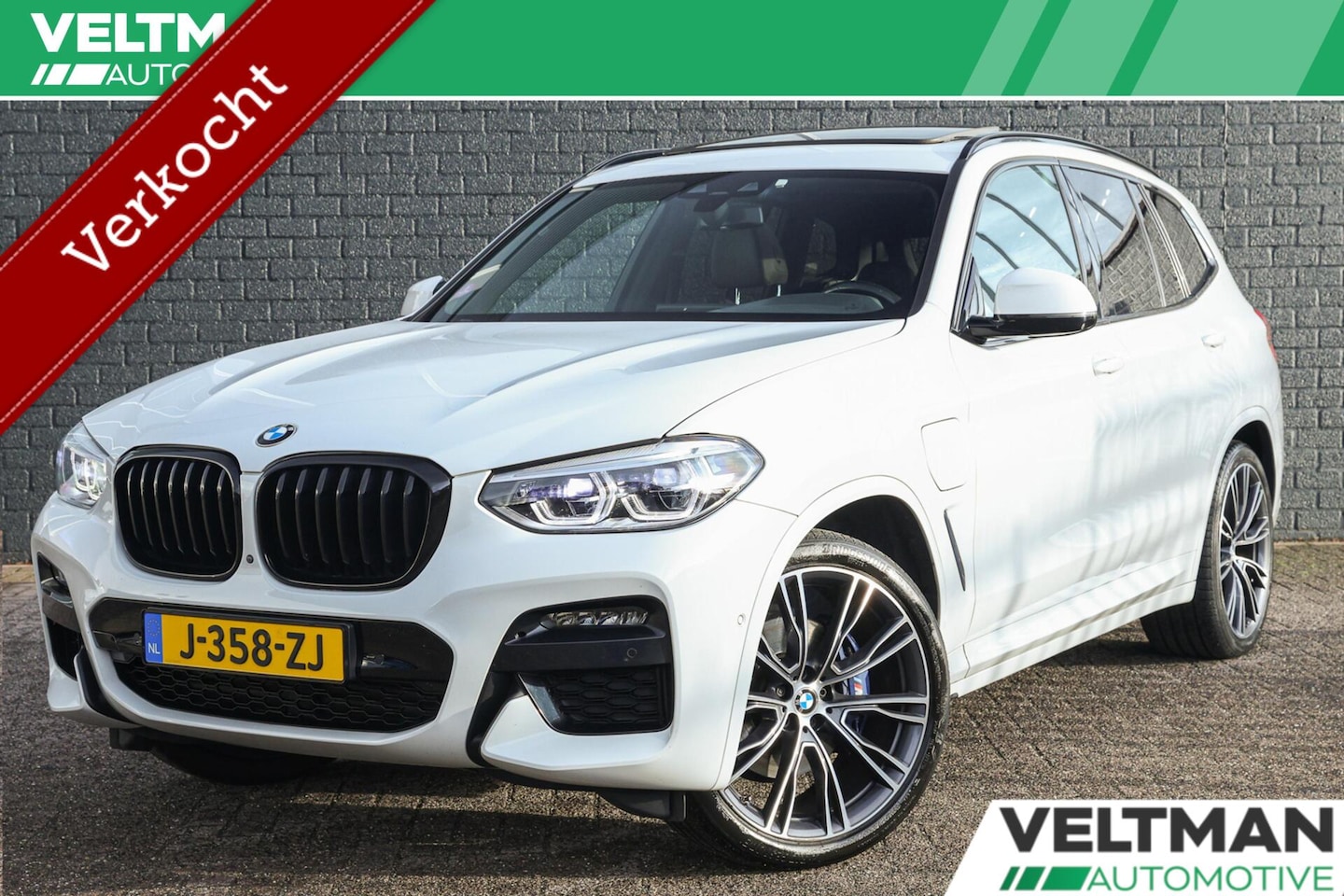 BMW X3 - xDrive30e M-SPORT PANO TREKHAAK 21INCH LEDER - AutoWereld.nl